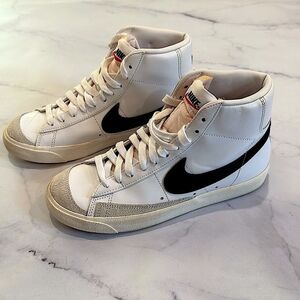 Nike Women's White and Black High-Top Sneakers